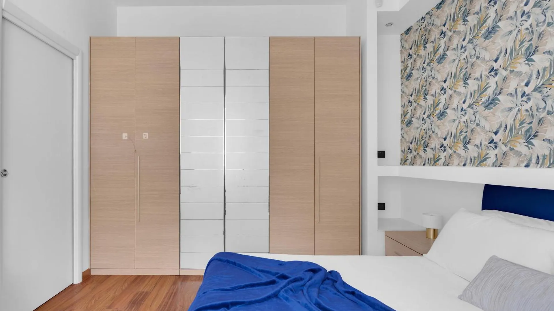 Simply Home Saronno Stazione-Centro-Milano-Varese-Como-Mxp 0*,  Ιταλία